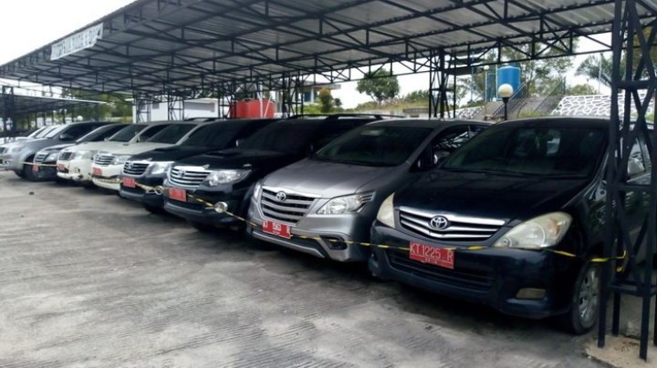 Anggaran Mobil Dinas Makin Besar! Tembus Rp 878 Juta Per Unit