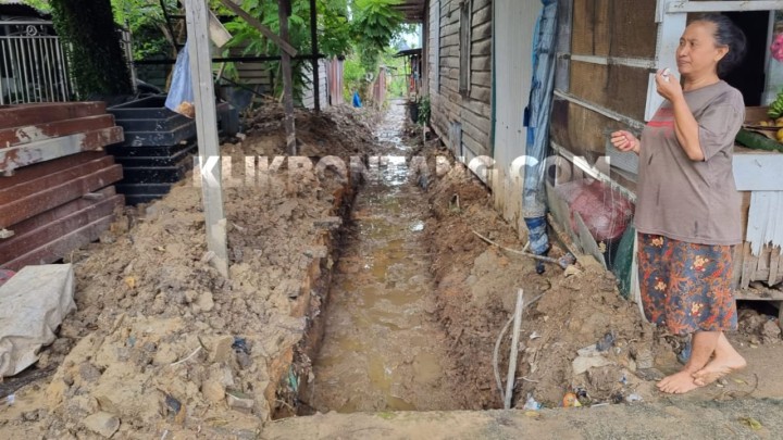Tak Selesaikan Masalah Banjir; Proyek Drainase di Bontang Baru Disoal Warga, Dinas Beri Catatan