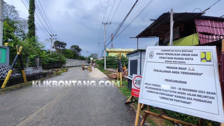 Ada Proyek Perbaikan Jembatan, Akses Jalan Pontianak di Gunung Telihan Ditutup
