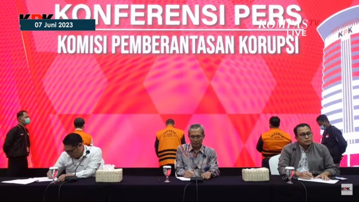 KPK Tahan 3 Tersangka Korupsi Eks Bupati PPU, Uang Rasuah Dipakai Sewa Jet hingga Trading Forex