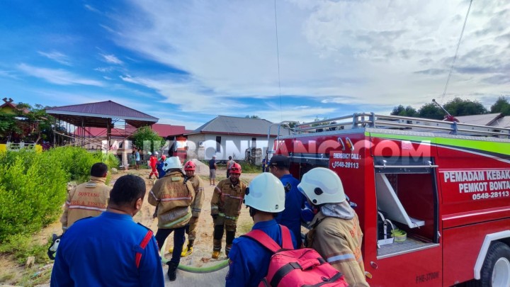 Mesin Cuci Terbakar dan Api Menjalar ke Plafon, Rumah di Tanjung Limau Bontang Nyaris Ludes