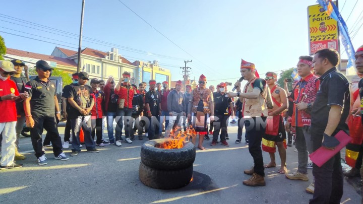 Aliansi Borneo Bersatu Desak Polisi Tangkap Rocky Gerung