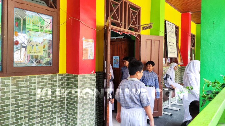 Mirisnya SD 007 Bontang Utara; Ruangan Kelas Kurang, Upacara Hanya Bisa Diikuti 3 Kelas