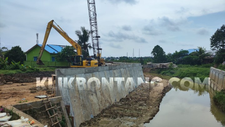 Pakai Beton Precast, Progres Pembangunan Turap di Gunung Elai Sudah 49 Persen