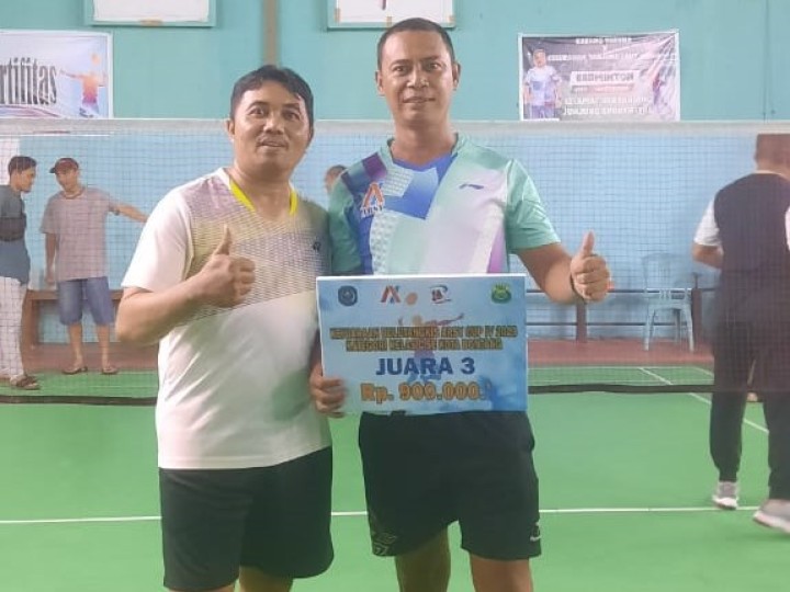 PB Bahari Sabet Juara Tiga di Turnamen Badminton Arsy Cup IV