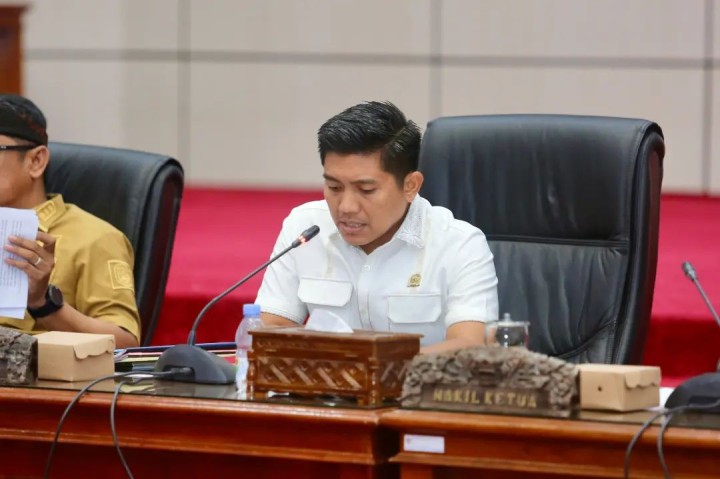 Andi Faiz Pastikan Pemkot Perbaiki Trotoar Bontang Kuala Akhir Tahun Ini