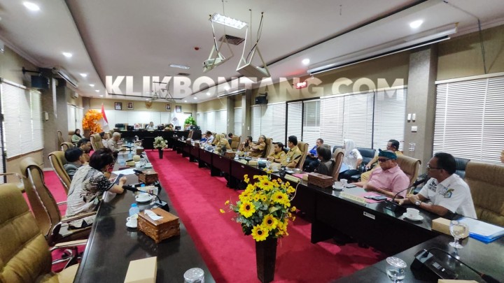 Sering Telat Bayar Gaji, Andi Faizal Cecar Direktur PT LBB Soal Pendapatan dan Biaya Operasional