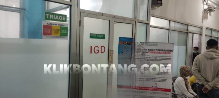 Tabrak Mobil Parkir di Bahu Jalan, Pemotor Tewas di Tanjung Limau