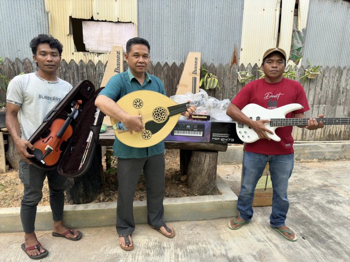 Dukung Kesenian Daerah, Ketua DPRD Realisasikan Bantuan Alat Musik Tradisional bagi Pelaku Seni