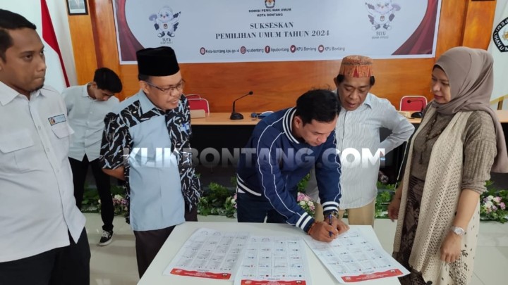Fiks! 294 Caleg Berkontestasi di Pileg Bontang 2024, 4 Partai Sempat Bongkar Pasang