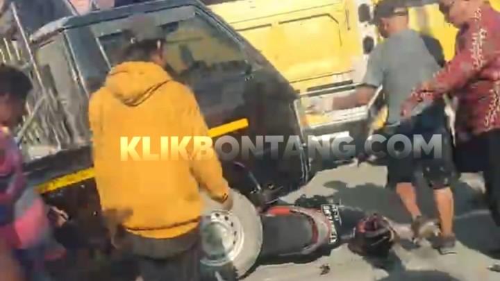 Lakalantas di Jalan Ir Soekarno - Hatta; Motor Terlindas Pikap, Pengendara Terseret 10 Meter