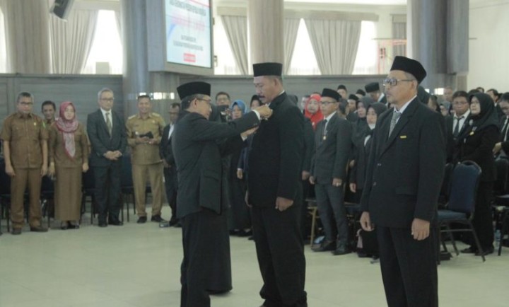 563 Pegawai Pemkab Kutim Menerima Penghargaan Satyalancana Karya Satya