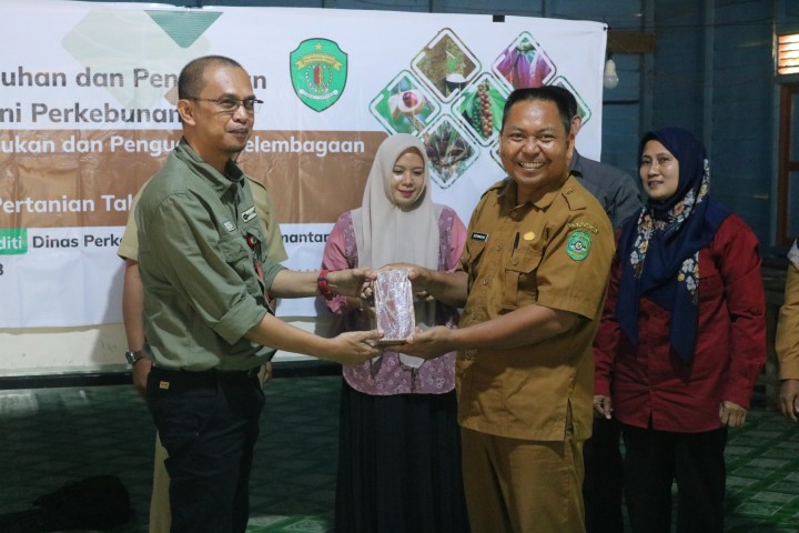 Disbun Kaltim Fasilitasi Pembentukan Koperasi Petani Aren di Kenohan 