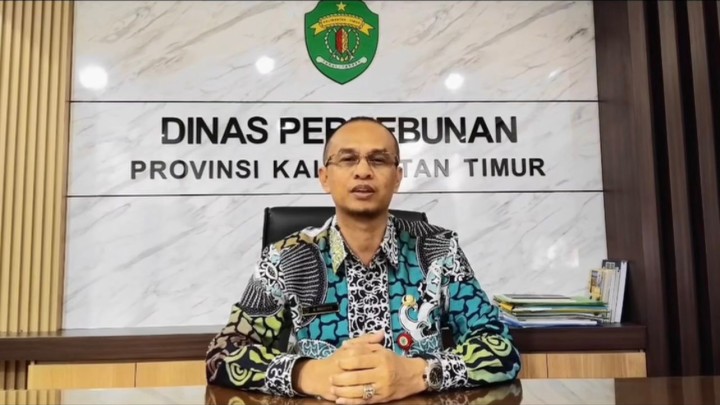 Disbun Kaltim Salurkan Bantuan Sarana Pasca Panen ke Petani Kakao di Kutim