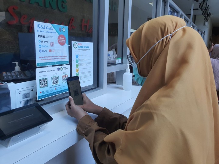 Inovasi Layanan Aduan, RSUD Bontang Pasang Scan Barcode Tiap Lantai 