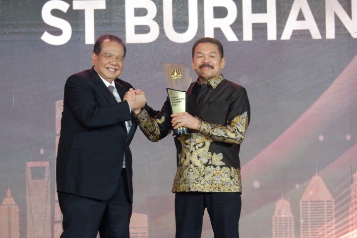 Jaksa Agung ST Burhanuddin  Raih Penghargaan Person of The Year in Good Governance