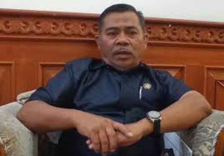 Rusak Keindahan Kota, Basti Minta Baliho Tak Sesuai Aturan Dicopot