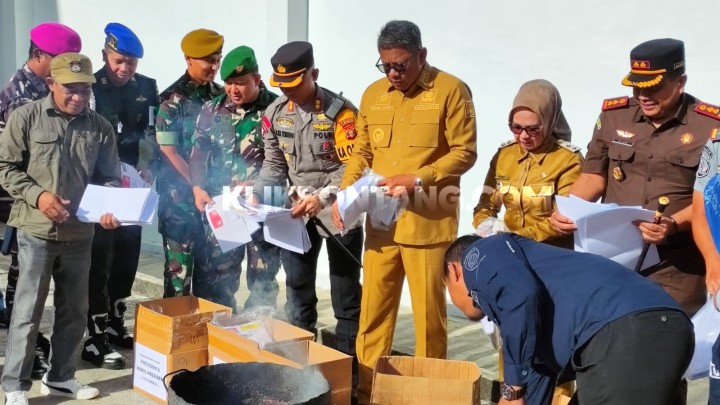 KPU Musnahkan 200 Surat Suara DPRD Samarinda yang Nyasar ke Bontang
