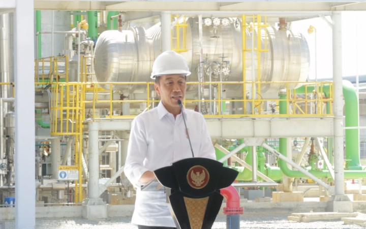 Saat Jokowi Sebut Rp1,2 Triliun Uang Kecil di Peresmian Pabrik PT KAN