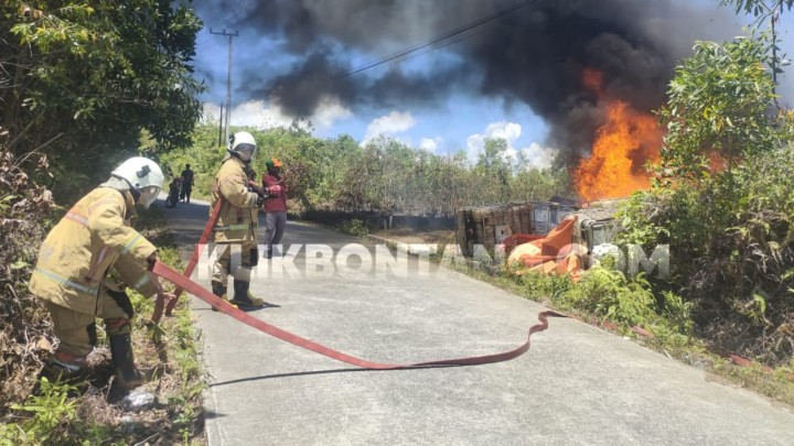 Tandon Isi Limbah CPO Terbakar di Bontang Lestari