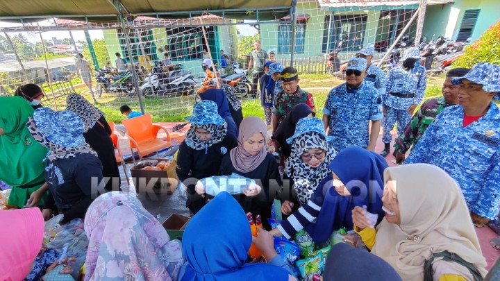 DPD Forum Bela Negara RI Bontang Gelar Bazar Ramadan dan Bagi-bagi Sembako ke Warga