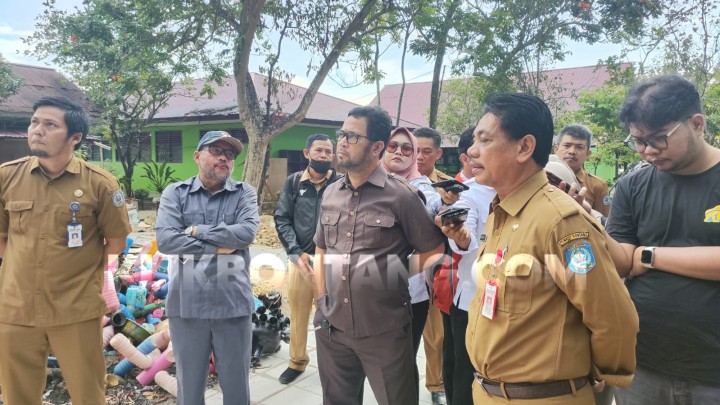 Tinjau Proyek Mangkrak SMP Negeri 1 Bontang, Dewan Sayangkan Gedung Baru Bisa Dilanjutkan 2025