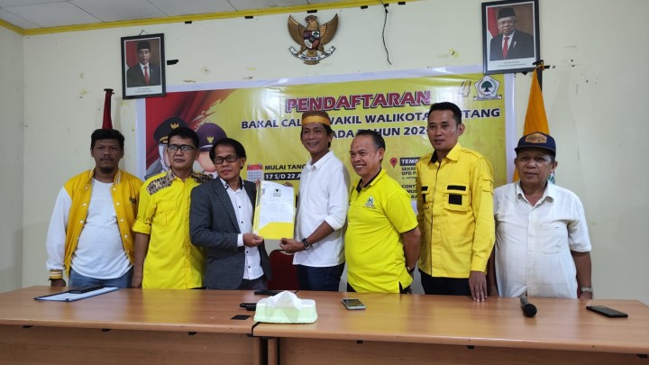 Diantar 100 Orang, BW Daftar ke 3 Parpol untuk Maju di Pilkada Bontang