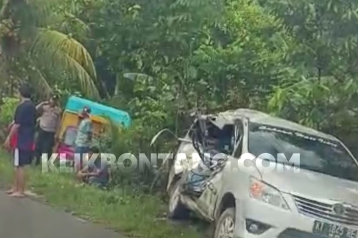 Kecelakaan di Poros Bontang-Samarinda Inova Vs Truk, Korban Dilarikan ke RS