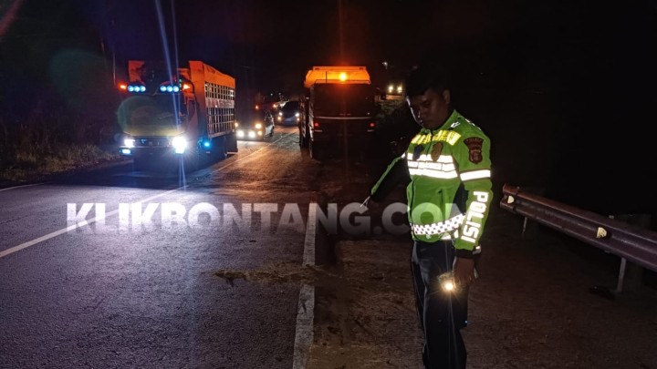Tak Kuat Menanjak di Poros Bontang Truk Mudur Tabrak Motor dan Mobil, Korban Dilarikan ke RS