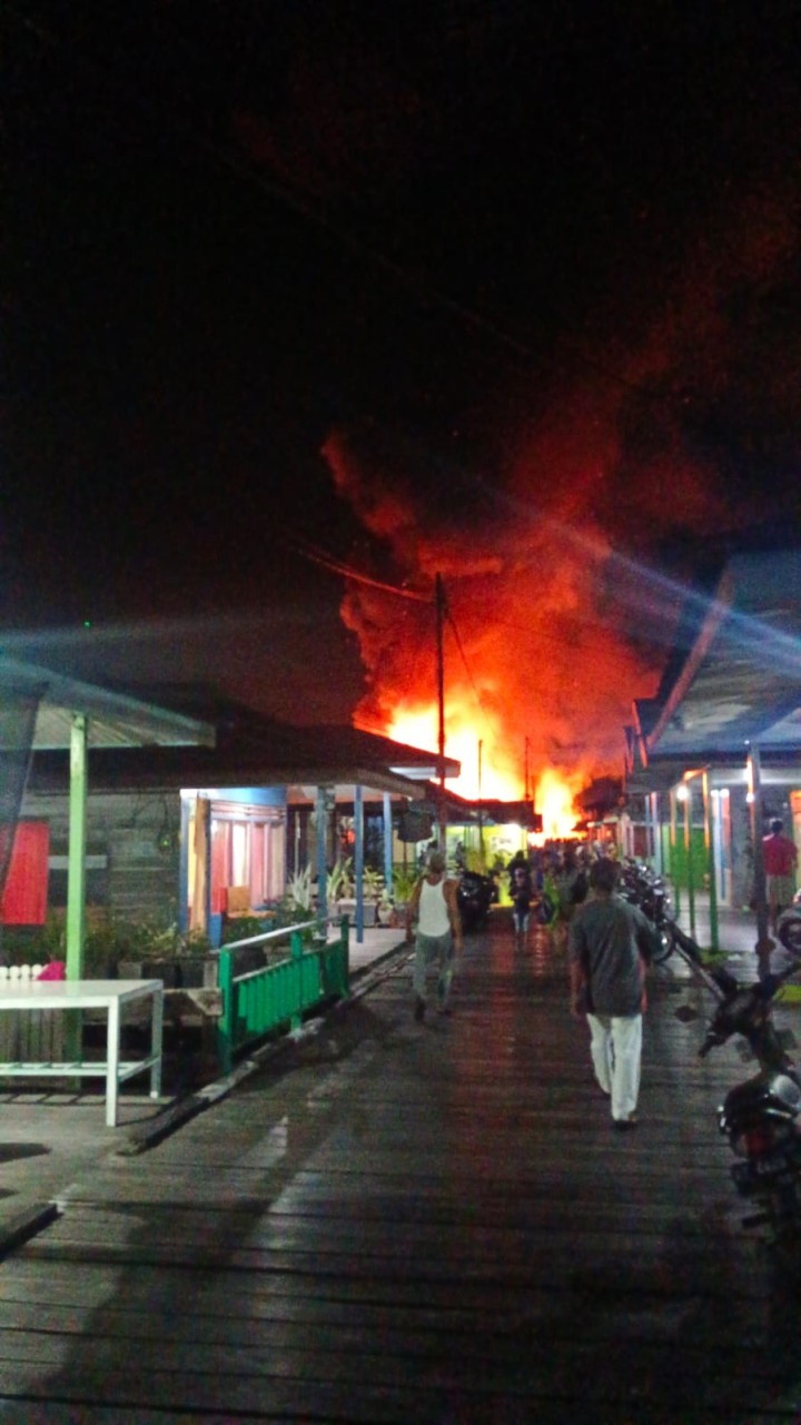 Breaking News ! Kebakaran di Pemukiman Padat Penduduk di Bontang Kuala