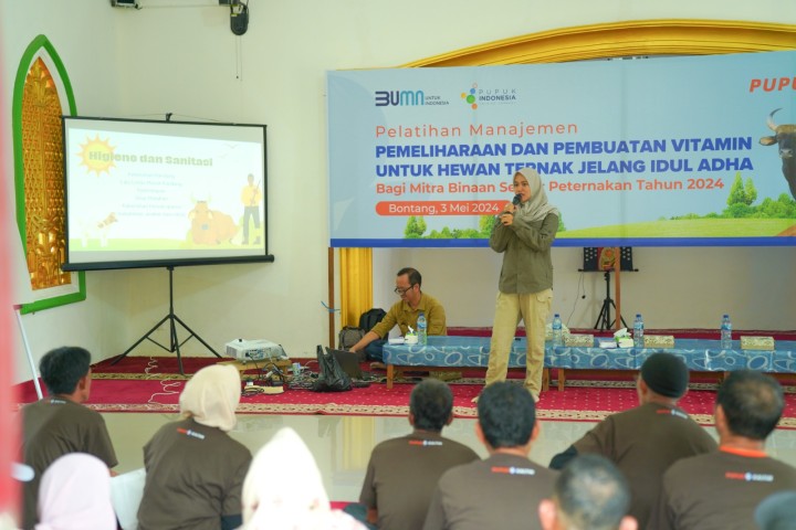 Pastikan Kesehatan Hewan Jelang Idul Adha, Pupuk Kaltim Bekali Peternak Binaan Manajemen Pemeliharaan hingga Pemberian Vitamin