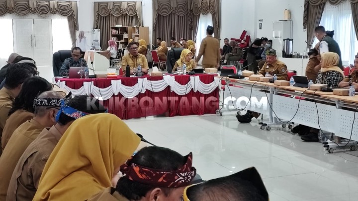 Bahas Isu Strategis Soal Daerah, Basri Kecewa Banyak Pejabat Pulang Sebelum Rapat Selesai