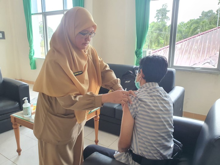Cegah Penularan,  100 Nakes RSUD Bontang Mendapat Vaksinasi Hepatitis B Rutin Setiap 5 Tahun