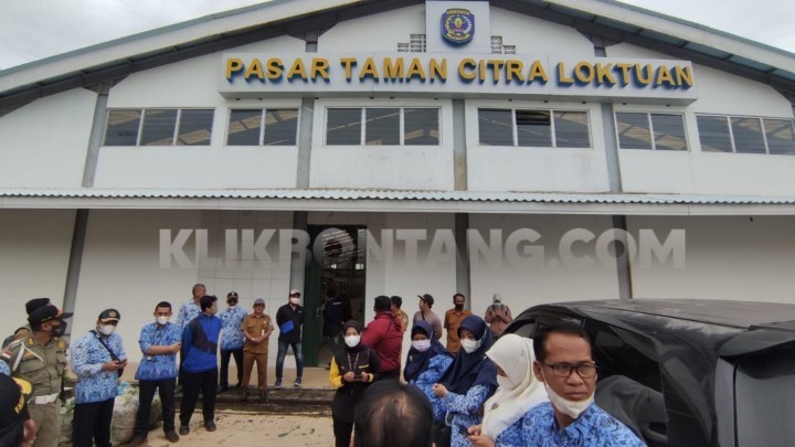 Disebut Selalu Ramai; Pedagang Pasar Taman Citra Loktuan Mengaku Selalu Merugi