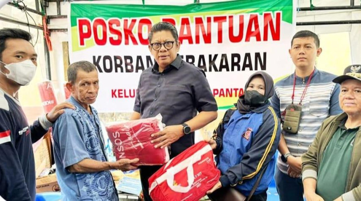 Pemkot Bontang Salurkan Bantuan Bagi Korban Kebakaran di Berbas Pantai