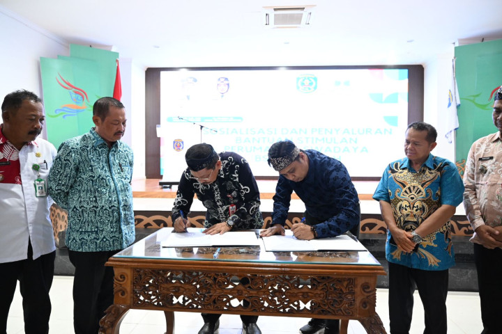 48 KK di Bontang Terima Bantuan Bantuan Stimulan Perumahan Swadaya