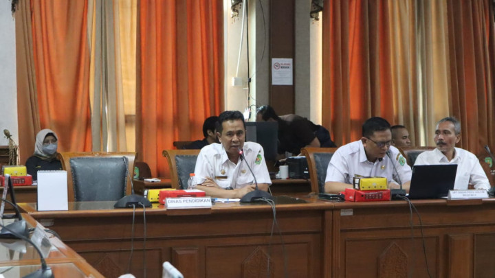 Dihadapan DPRD, Kadisdikbud Kutim Beber Kendala PPDB Jenjang SMA-SMK