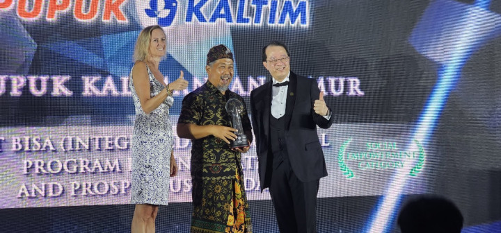 Gagas Inovasi Lingkungan Berbasis Pemberdayaan, Pupuk Kaltim Raih Penghargaan AREA 2024