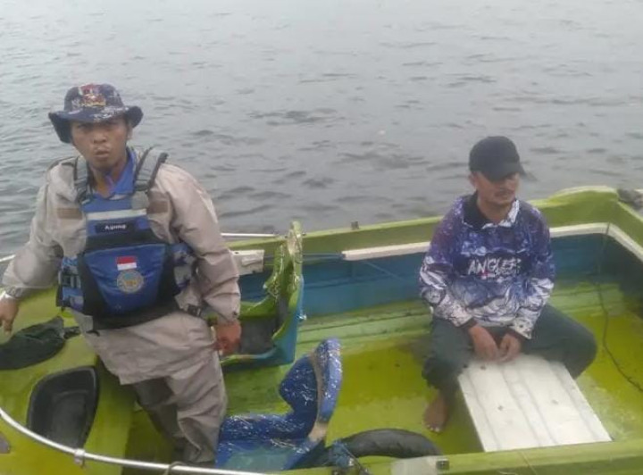 Pemancing Asal Loktuan Hanyut Diterjang Badai, Petugas Lakukan Pencarian