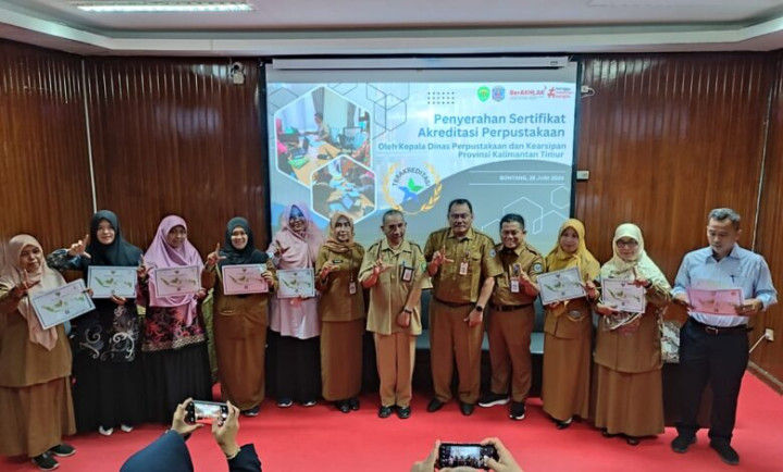 Perpustakaan Bontang Terima Sertifikat Akreditasi 
