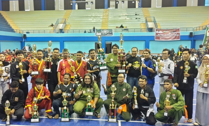 Borong 18 Emas dan Pesilat Terbaik Remaja Persinas ASAD Kutim Juara Umum Pencak Silat Dispora Kutim Cup 2024