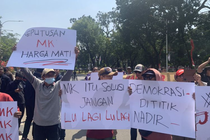 Demo 'DPR Pembangkang Demokrasi', Aktivis 98 dan Guru Besar Turun Aksi 