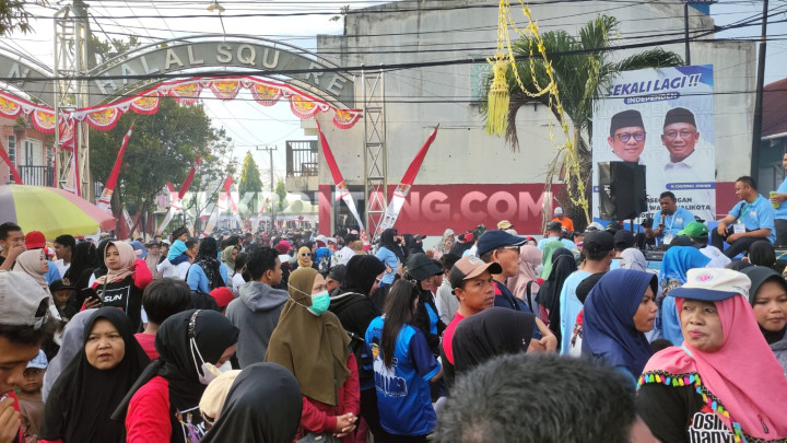 Peserta Jalan Sehat Deklarasi Basri-Chusnul Membeludak, Jalan Ahmad Yani Ditutup 1 Jalur