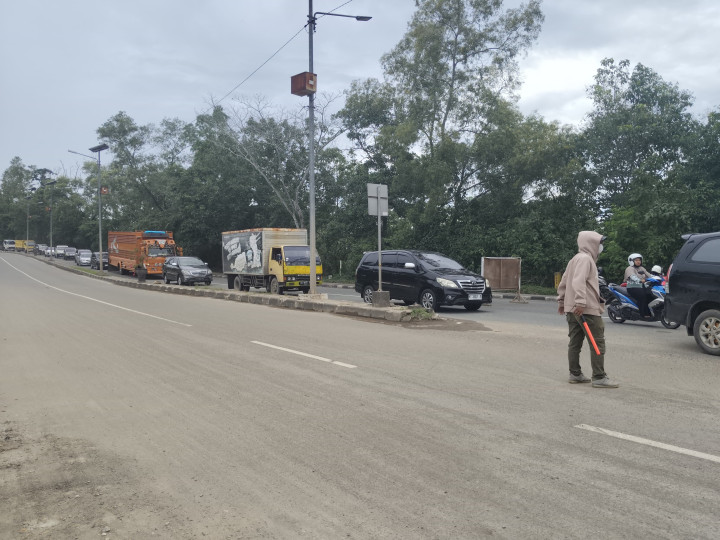 Sistem Buka Tutup, Kamacetan di Jalan Cipto Mangunkusumo Mengular hingga SMP YPK