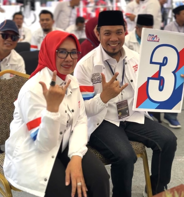 Contoh Bandar Lampung, Najirah - Aswar Tawarkan Program Umroh Gratis untuk Seribu Orang