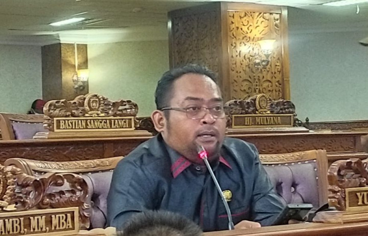 Interupsi di Rapat Paripurna, Faizal Soroti Kadis PUPRK yang Sering Mangkir Rapat