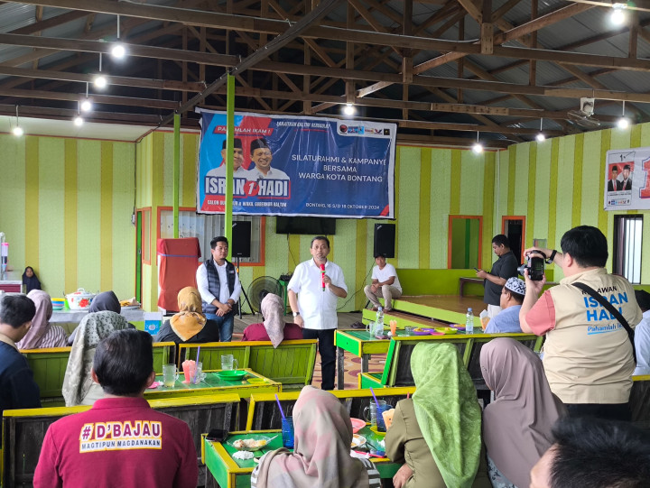 Dihadapan Warga Bontang Kuala, Hadi Mulyadi Upayakan Bantu Pemkot Bontang Bangun Jalan Lingkar