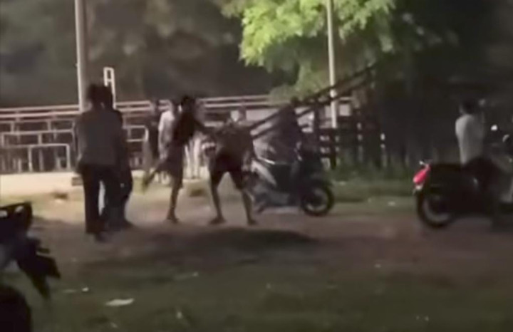 Viral Dua Remaja Adu Jotos di Kampung Baru, Polisi Sebut di Bawah Pengaruh Miras