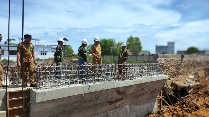 Wali Kota Basri Rase Sidak Pembangunan Jembatan, Temukan 3 Proyek Minus