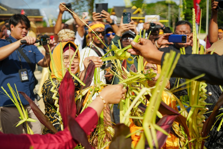Lestarikan Adat Budaya Lokal, Pupuk Kaltim Dukung Penuh Erau Pelas Benua Guntung 2024